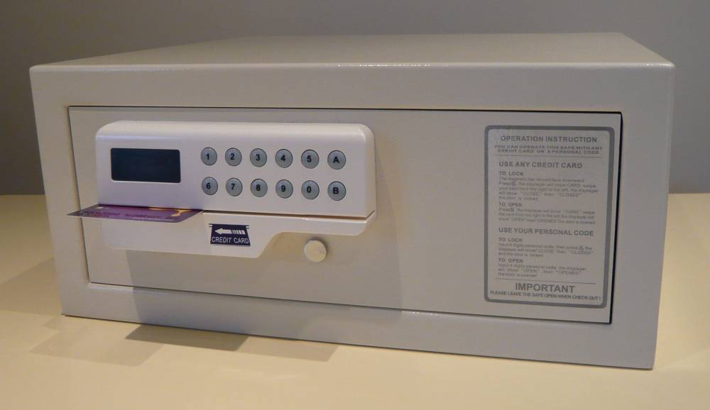 card safe